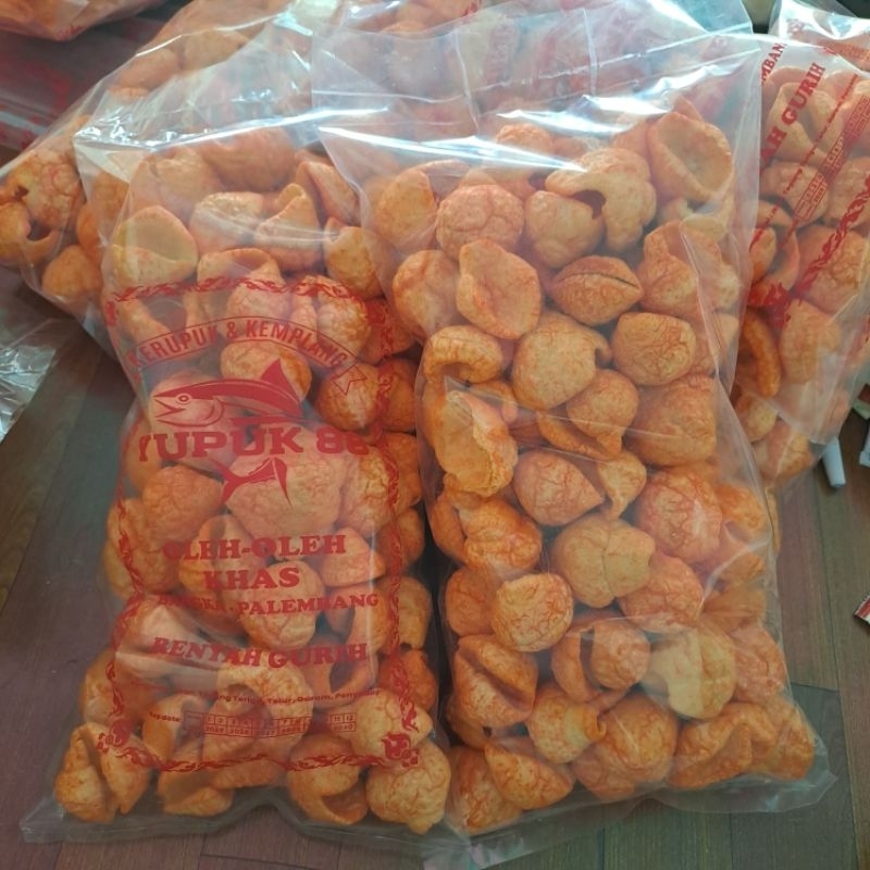 

SNACK BENTUK KEONG PEDAS 240gr MAKANAN RINGAN SEPALEMBANG