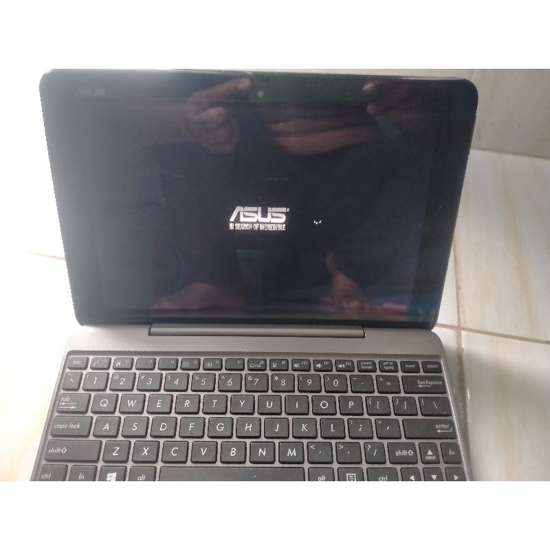 Asus T101HA laptop 2 in 1