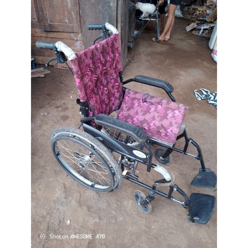 kursi roda lansia portable traveling bekas