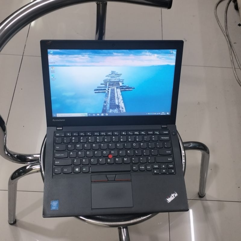 Lenovo ThinkPad x250 i3-5005U RAM 4GB/SSD 128GB