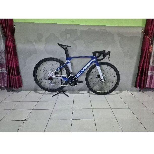 roadbike ELVES FALANT limited full carbon 11 speed