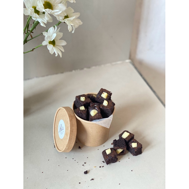 

Fudgy Brownies Bites cup