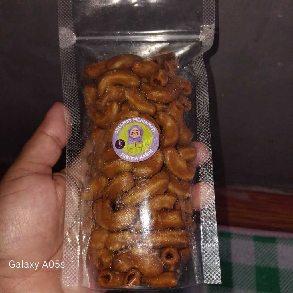 

Makroni bantet pedas daun jeruk 80 gram