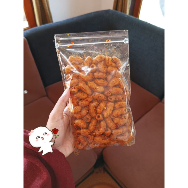 

Makaroni Bantet Pedas Chili Oil