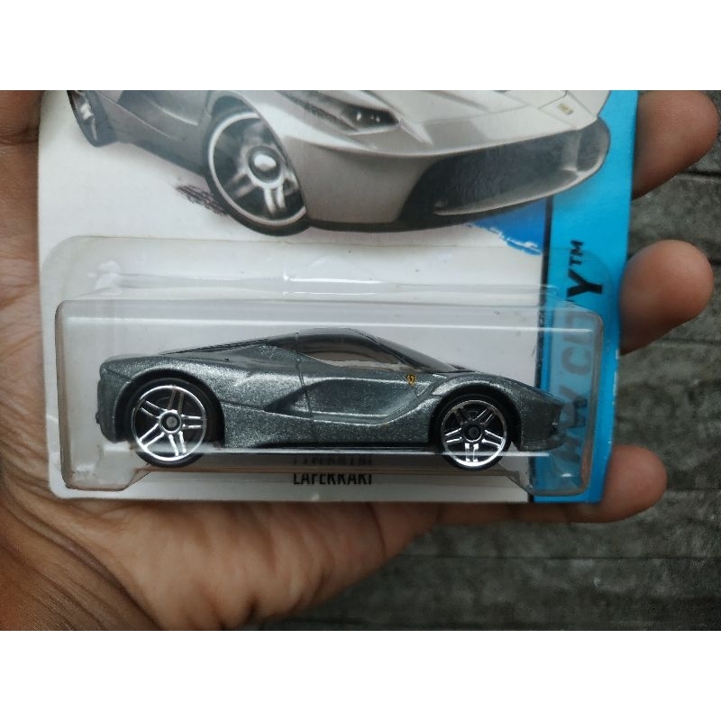 Hotwheels LaFerrari abu / diecast