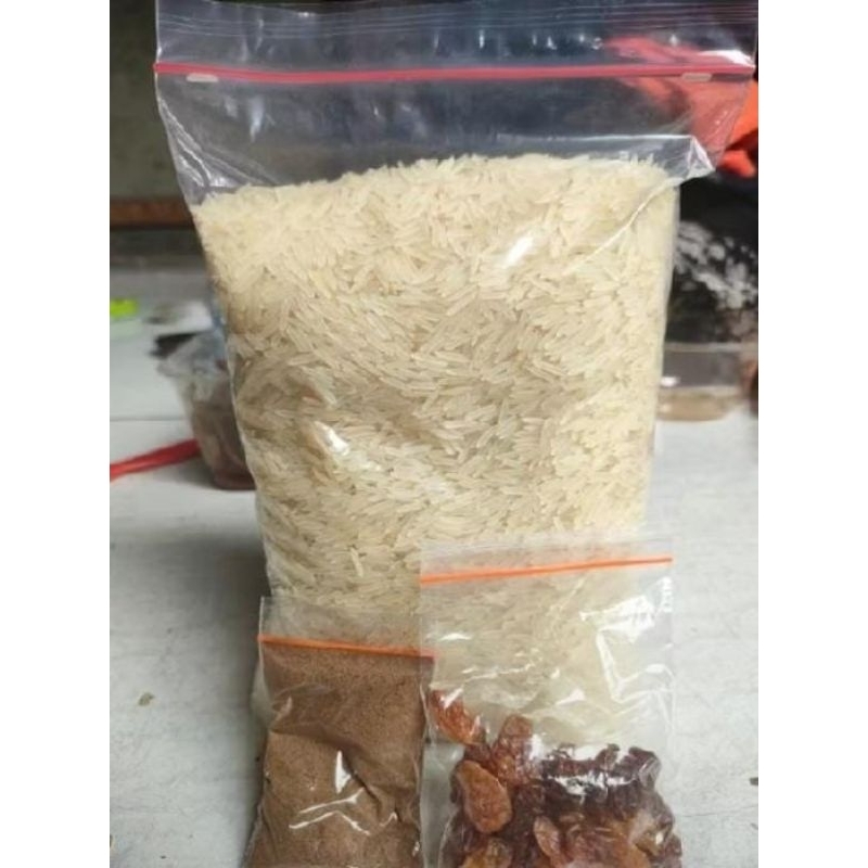 

paket beras basmati 1 kilo lengkap dengan bumbu kebuli dan kismis