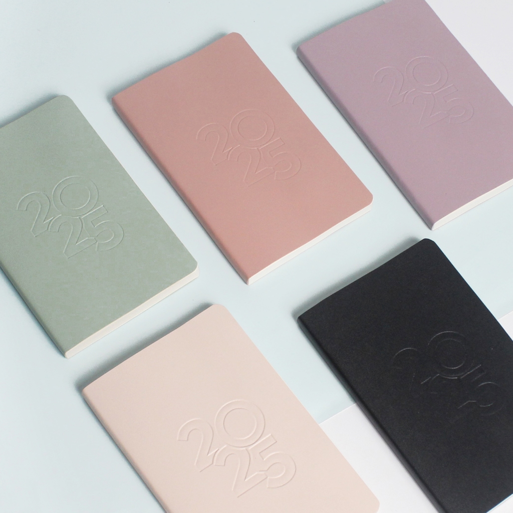 

Bukuqu Classic Planner BW #Softcover A5 2025 - Weekly Planner leather