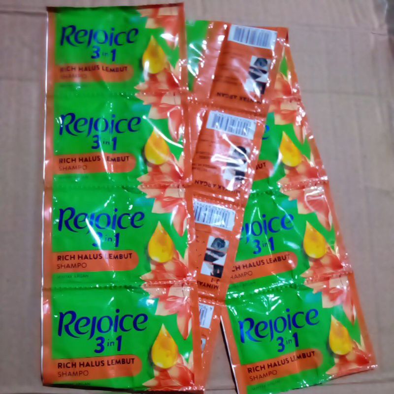 REJOICE 3in1 RICH halus lembut shampo sachet