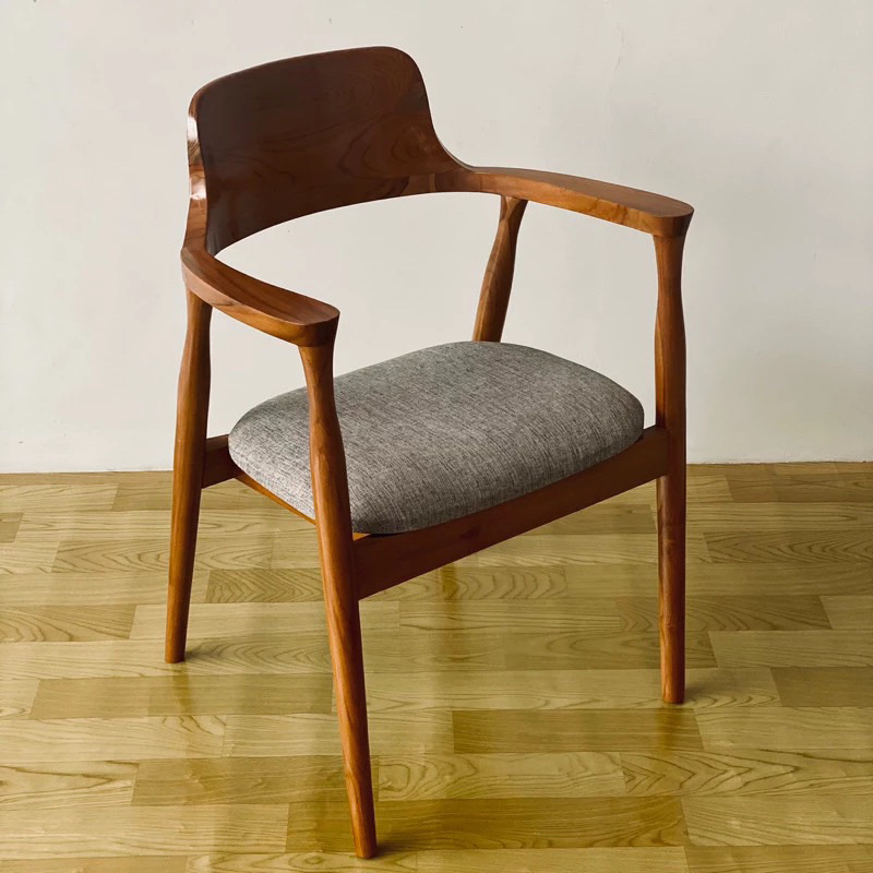 kursi Hiroshima kursi cafe hiroshima