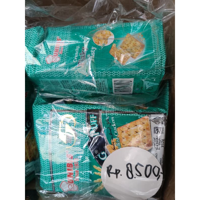 

Biskuit See hong puff Roti Gabin