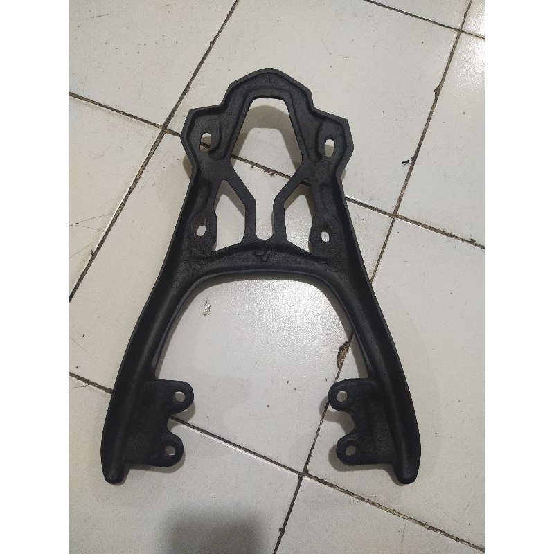 Breket box Verza versa / Bracket box bintang Verza versa / Dudukan box versa Verza tatakan box verza
