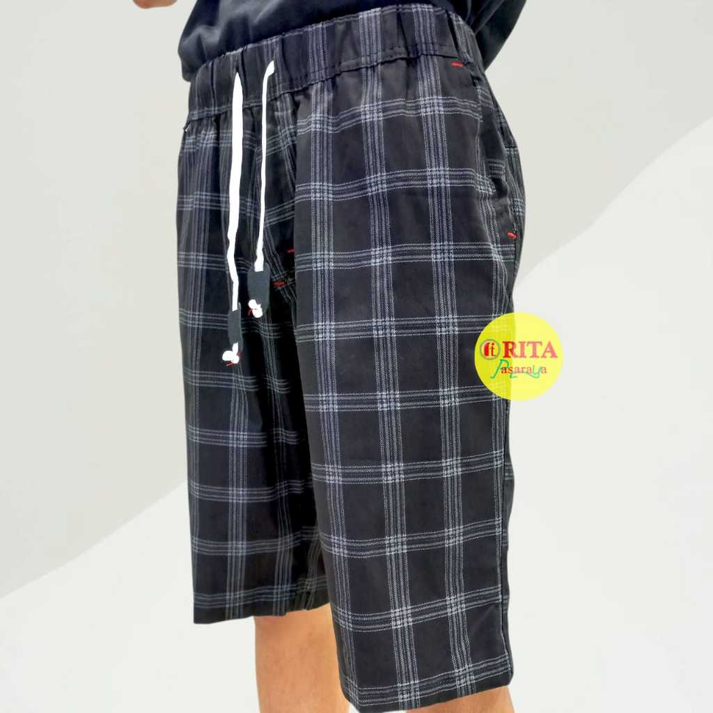 Celana Pendek Pria Kotak Kotak / Celana Pria