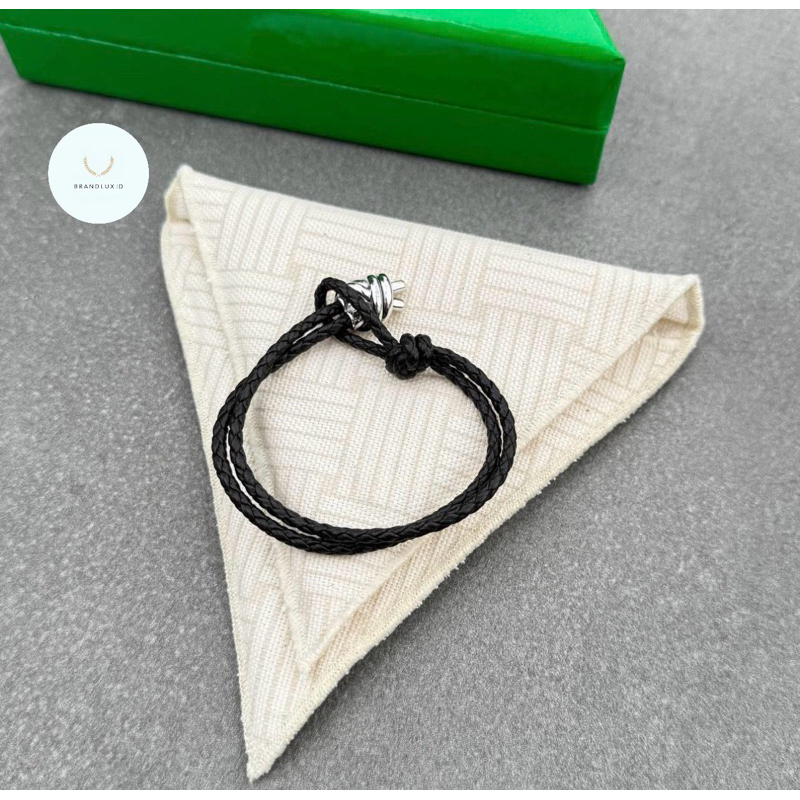 Bottega veneta intrecciato knot bracelet in black shw