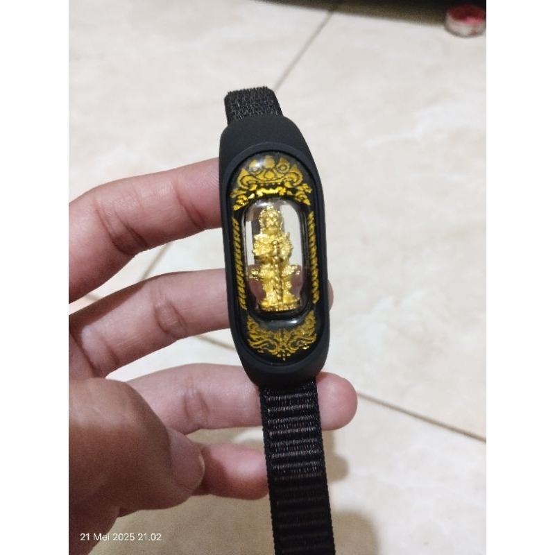 Liontin penarik rejeki