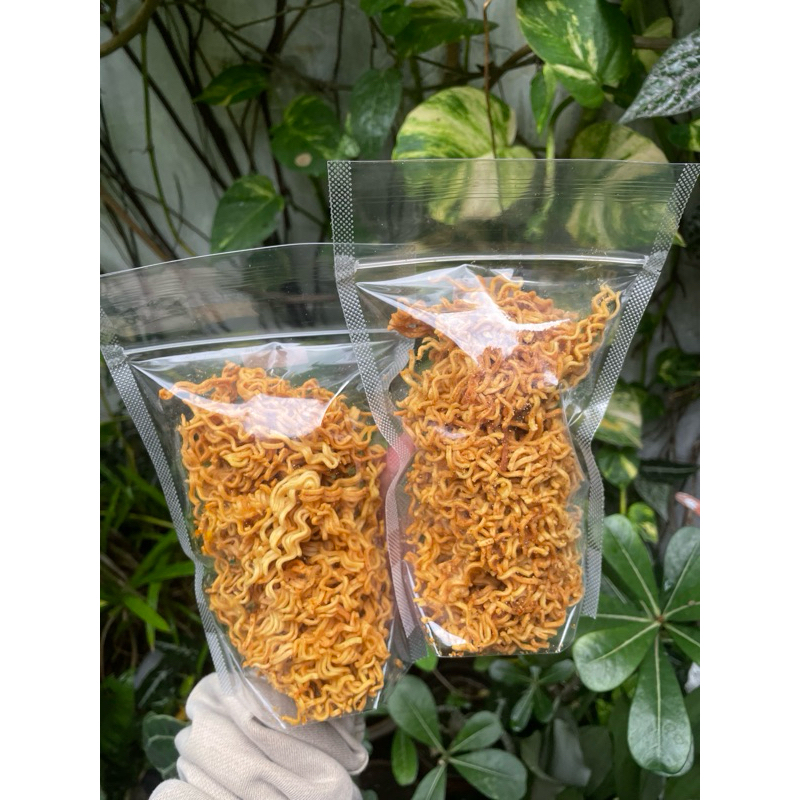 

MIE KRIUK/KREMES PEDAS ASIN Homemade