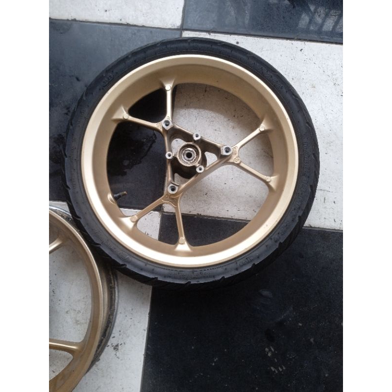 Velg Aerox original depan gold