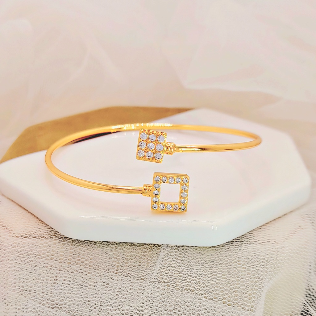 Gelang Cuff Permata Simple Elegant Style Lapis Emas Aksesoris Fashion Wanita GLE79