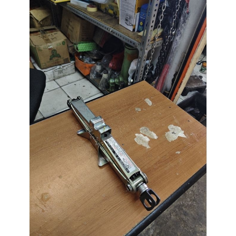 Dongkrak mobil Honda original untuk mobil jaz. brio. civic. city. mobilio, dongkrak mobil model jemb