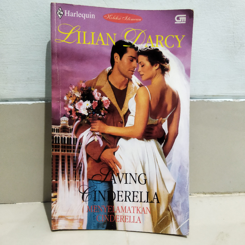 [PRELOVED] Saving Cinderella (Menyelamatkan Cinderella) - Lilian Darcy