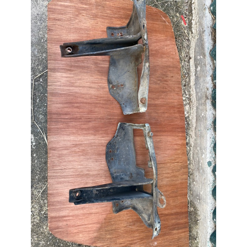 brecket besi bemper depan Starlet kotak