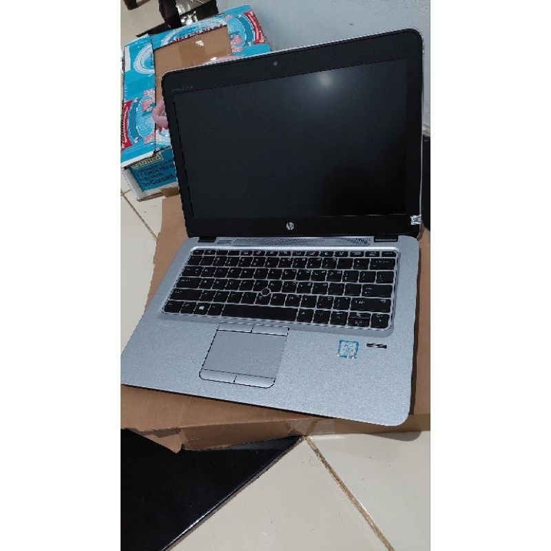 HP elitebook 820 G4 core i5 ram8/256
