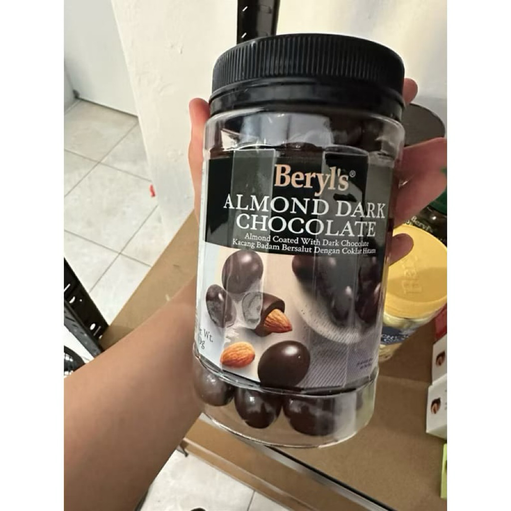 

Beryls Chocolate Jar