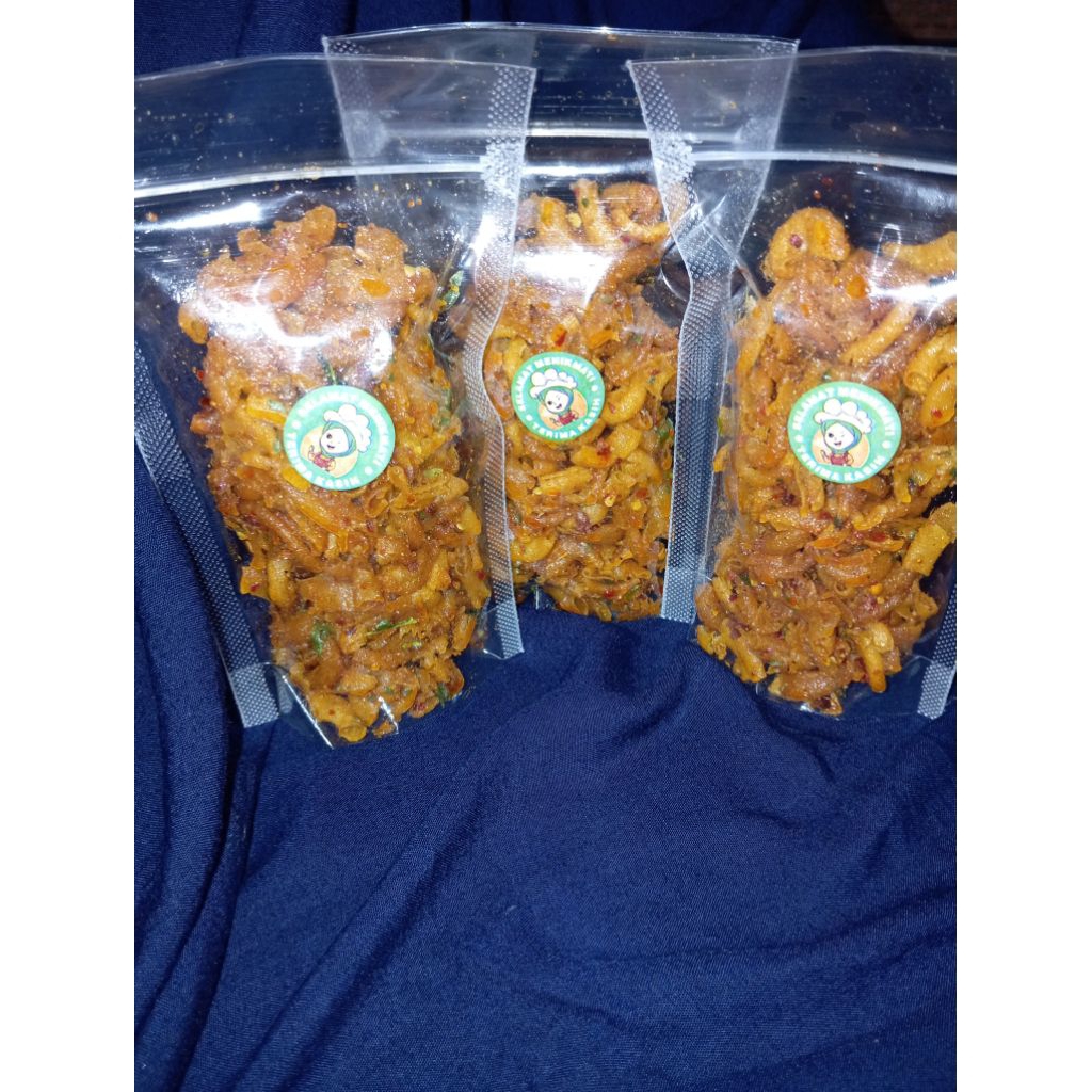 

Makaroni renyah pedas daun jeruk Chili Oil