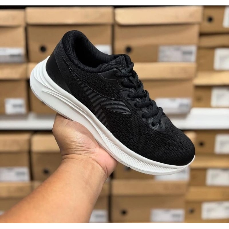 sepatu sekolah sport runing pria diadora hitam original