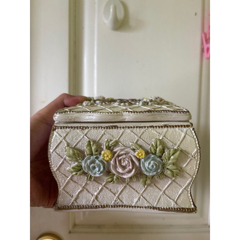 hiasan kotak tisu floral preloved