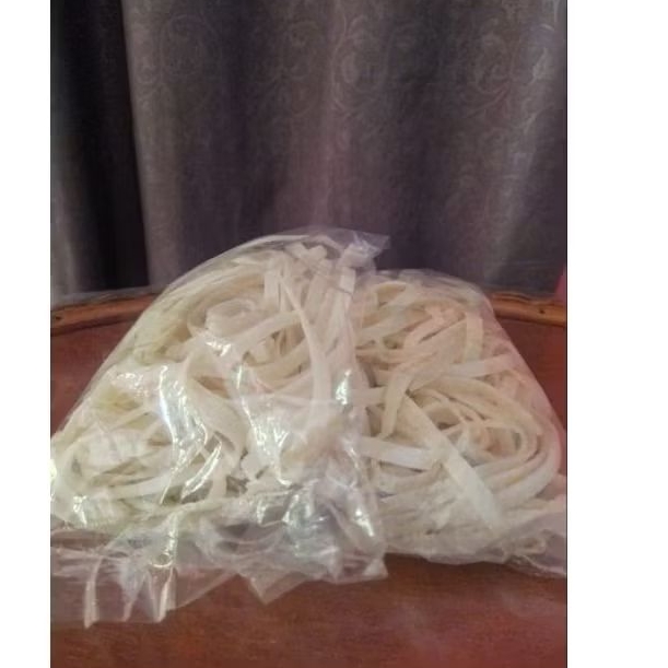 

Mie sagu potongan besar seperti kwetiaw asli dari Selatpanjang kabupaten Kepulauan Meranti