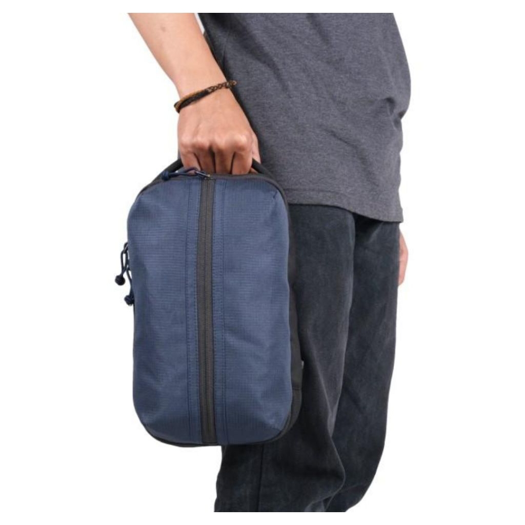 TAS PERLENGKAPAN MANDI Forester 40180 Tas Toiletry Forester