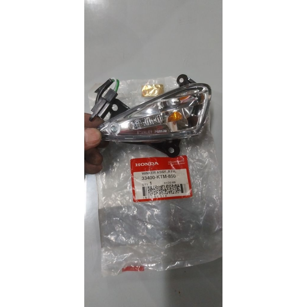 Sen depan kanan untuk motor Supra x125cc Old carbu number part 33400KTM850