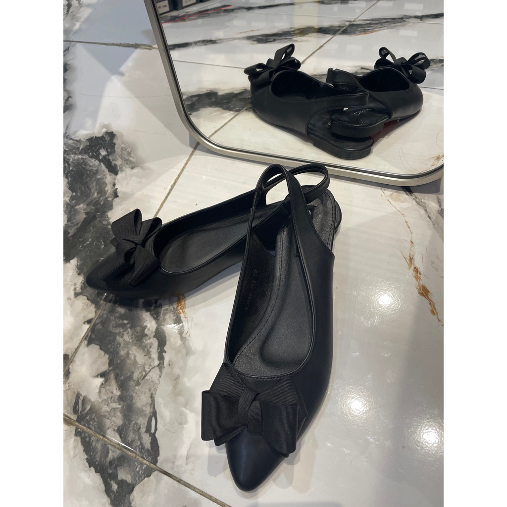 sandal wanita tertutup