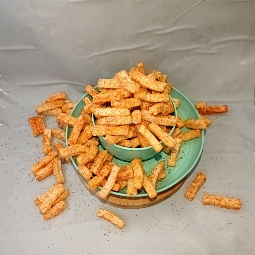 

Kerupuk Stik Seblak Pedas 250gr – Gurih Pedas, Langsung Makan!