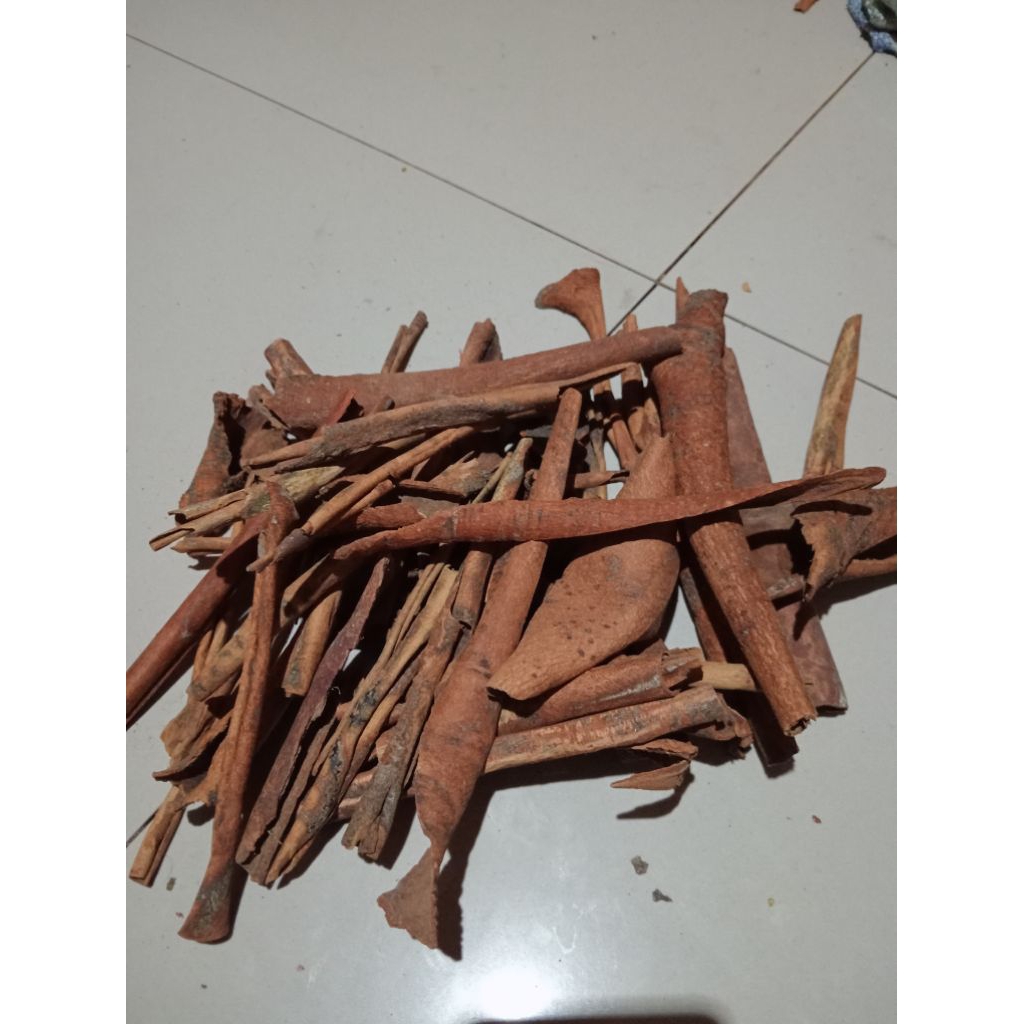 

Kayu manis patahan sortiran 1 KG.
