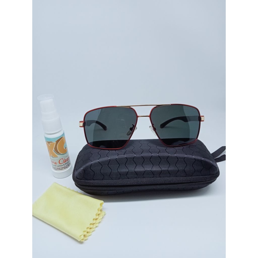 kacamata PORSCHE dengan lensa polarized