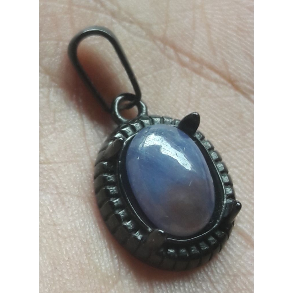 liontin batu blue safir