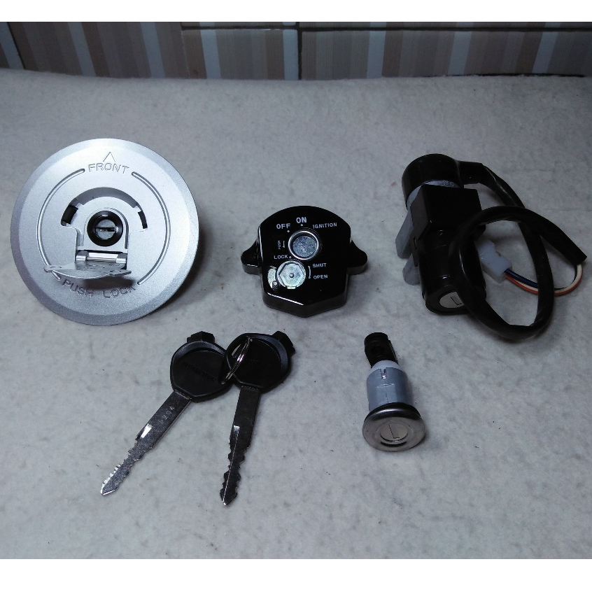 KUNCI KONTAK + SADEL + TUTUP TANGKI CB150R 2014 HIGH QUALITY