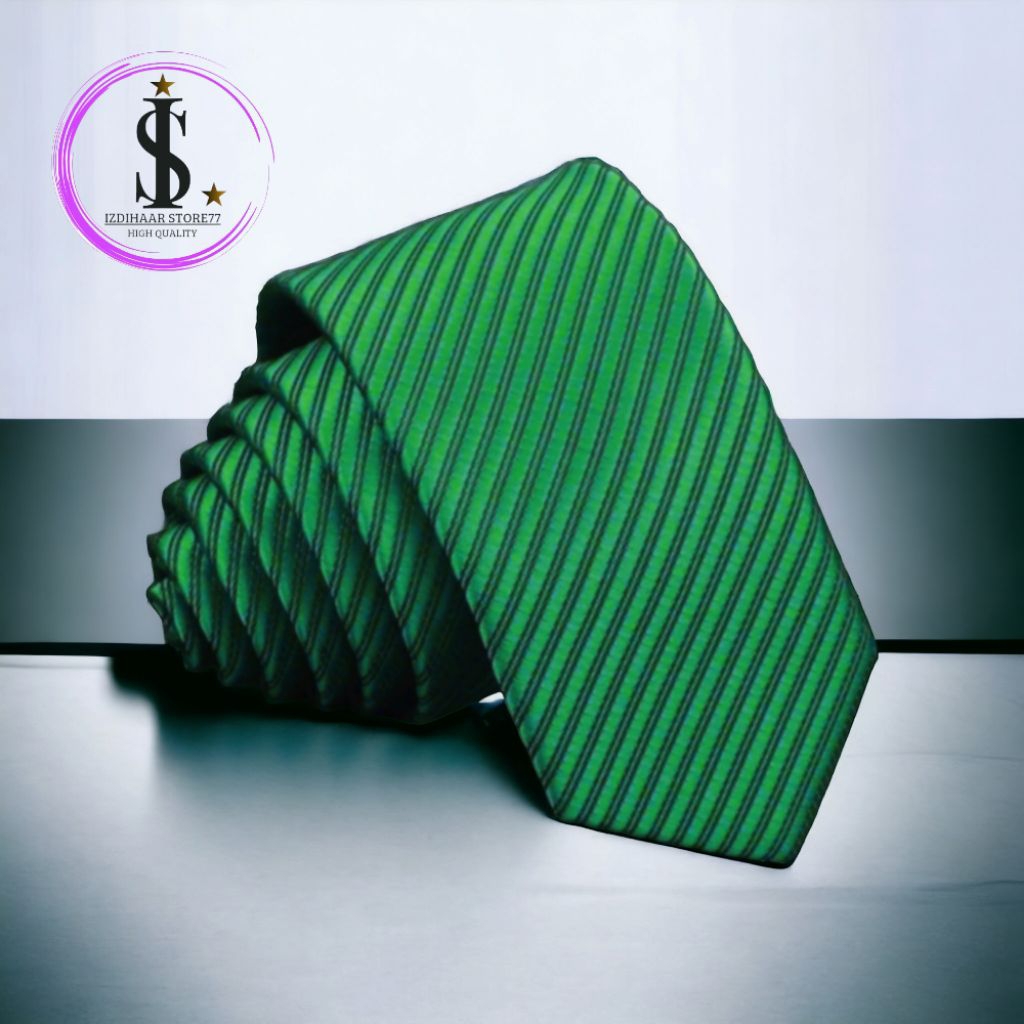 Dasi Pria Panjang Salur Garis Timbul Hijau Natal
