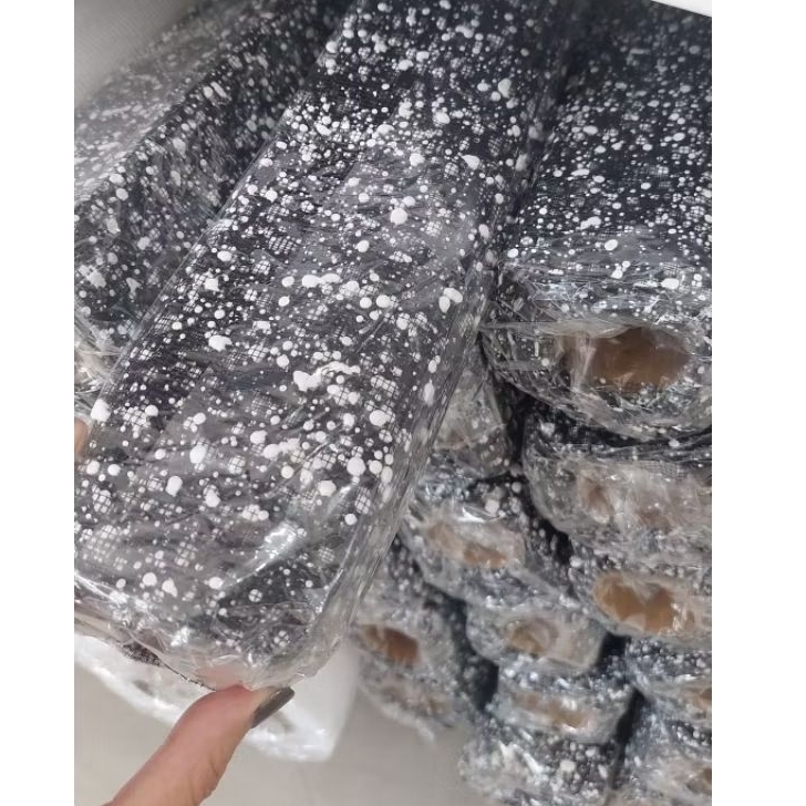 

Tile Salju 1 Roll kain Buket Wrapping Cellophane Magelang Jawa Tengah Murah Buket Bunga