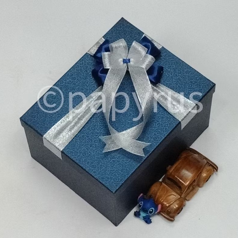 

PAPYRUS 20x25 Tinggi 15cm Kotak Kado Gift Box Hadiah V2
