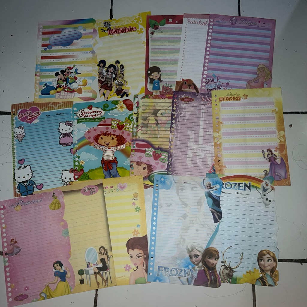 

Isi Binder Perempuan (Princess Disney, Strawberry Shortcake, Hello Kitty, Mickey, School Rumble, Barbie, Frozen, Lady Bugs, dll)