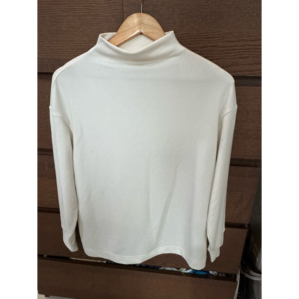 Baju Atasan Uniqlo preloved