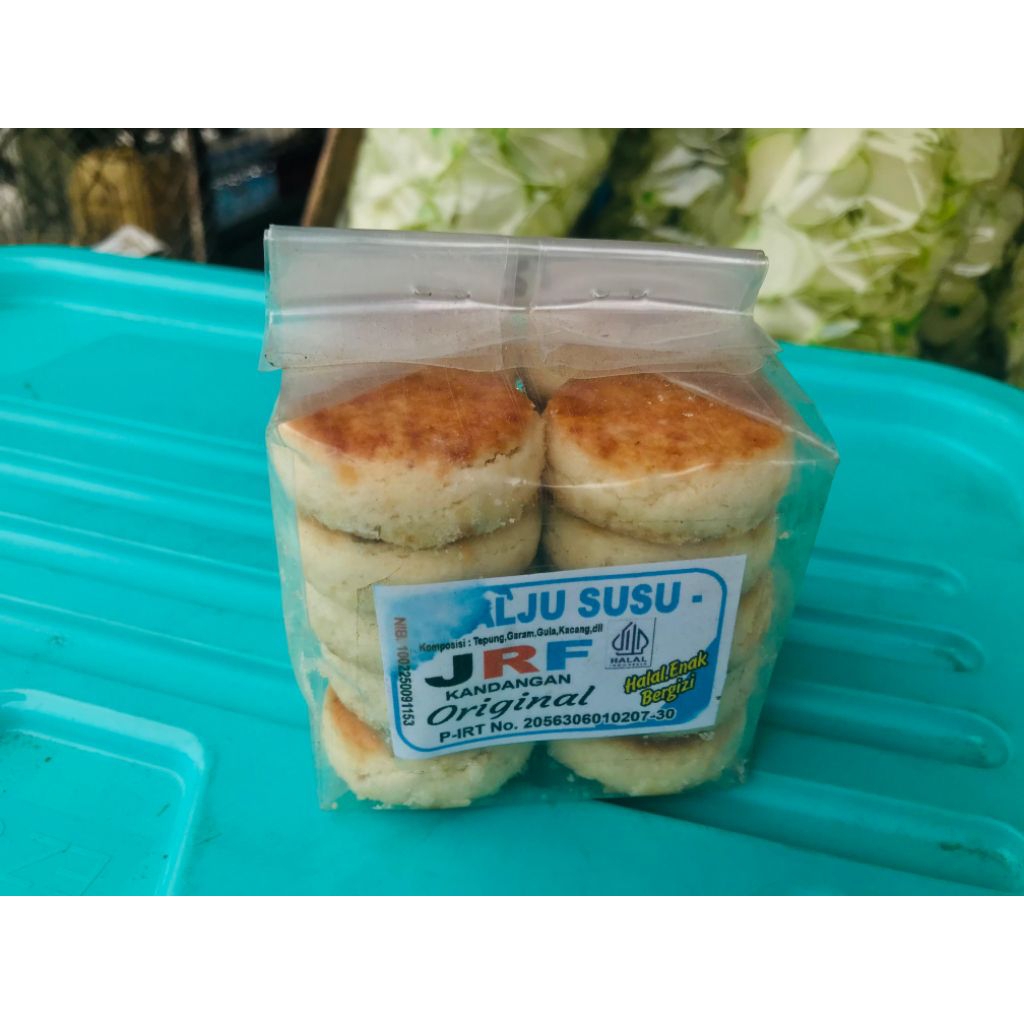 

KUE SALJU SUSU/kue kacang