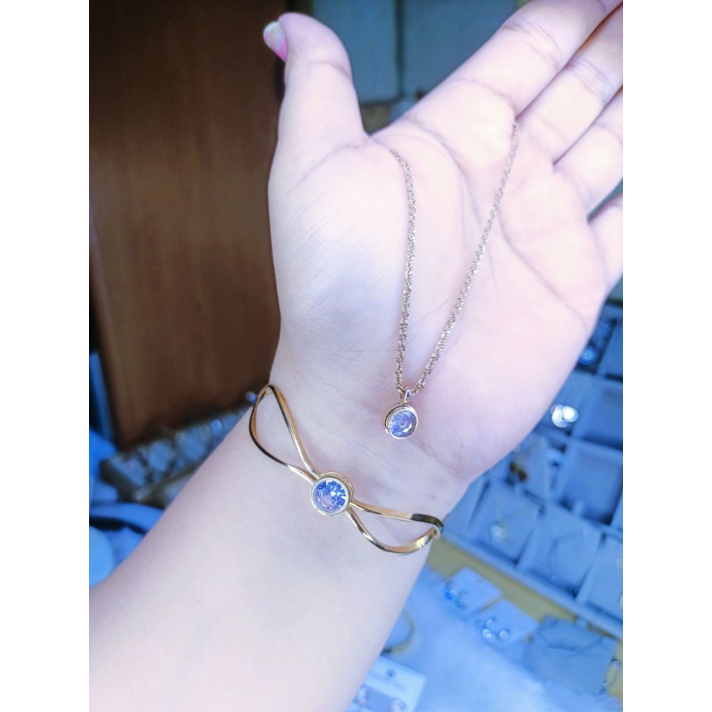 SATU SET PERHIASAN SESERAHAN PERNIKAHAN CANTIK MEWAH