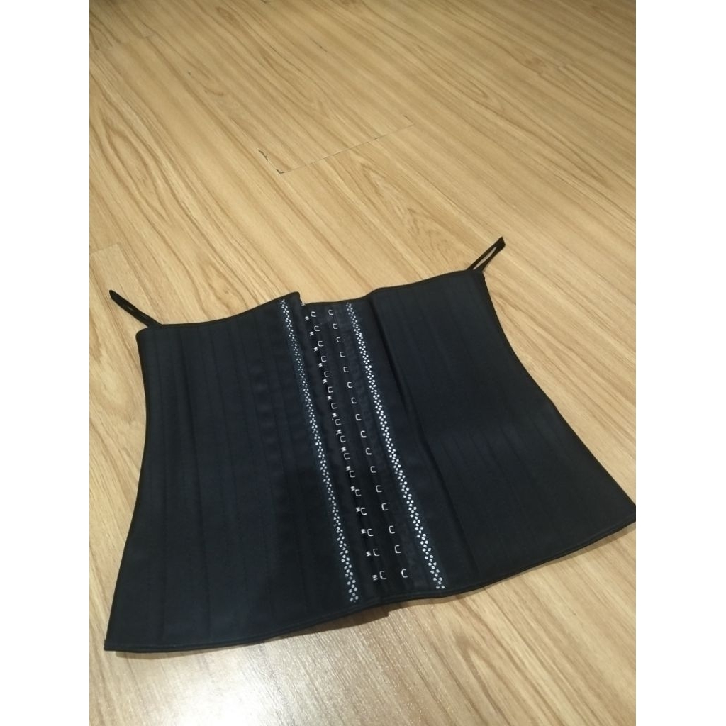 PRELOVED KORSET BEAUTYSHAPE 24 BONES TOURMALINE KONDISI SUPER BAGUS