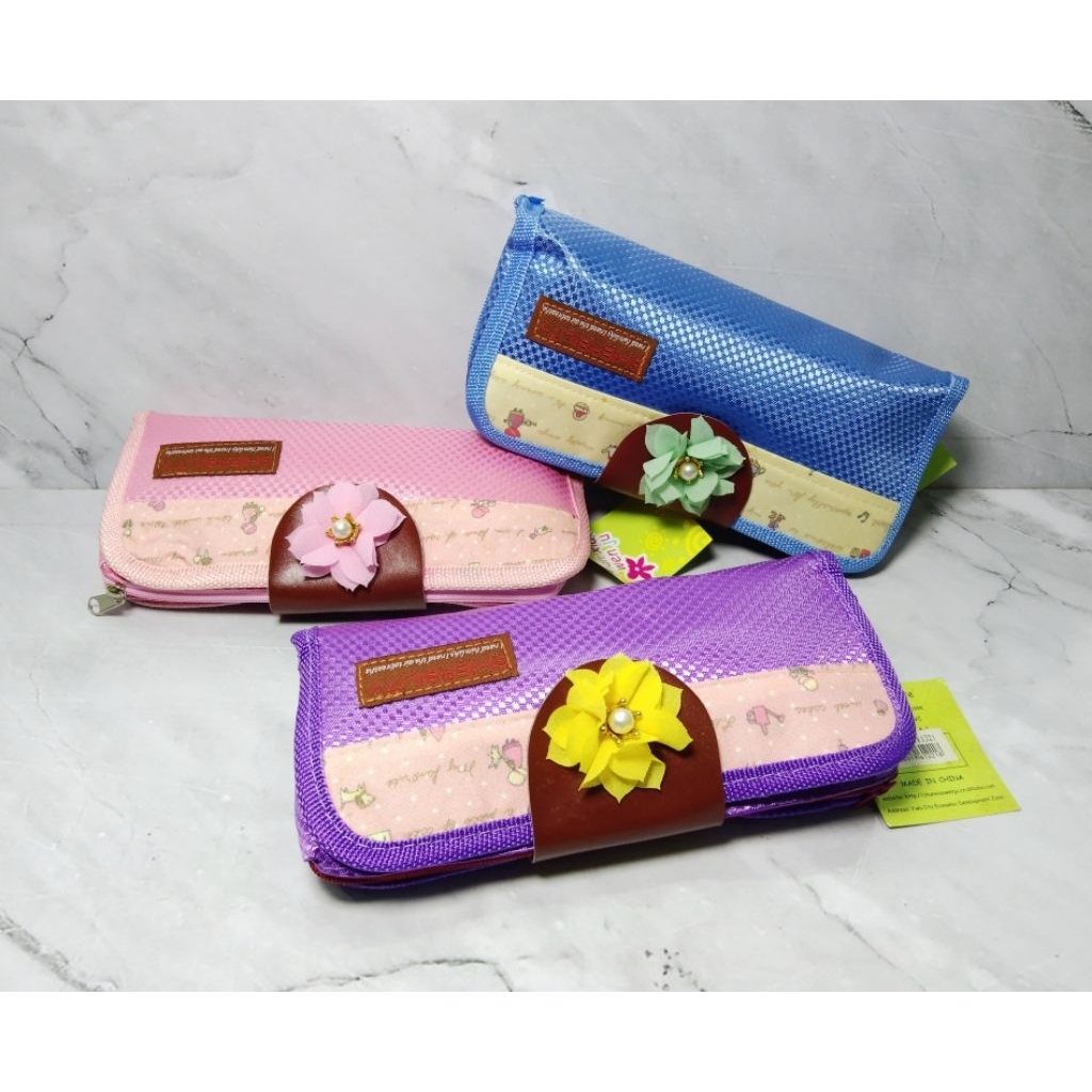 

TEMPAT PENSIL KAIN MOTIF BUNGA / KOTAK PENSIL / TEMPAT ALAT TULIS