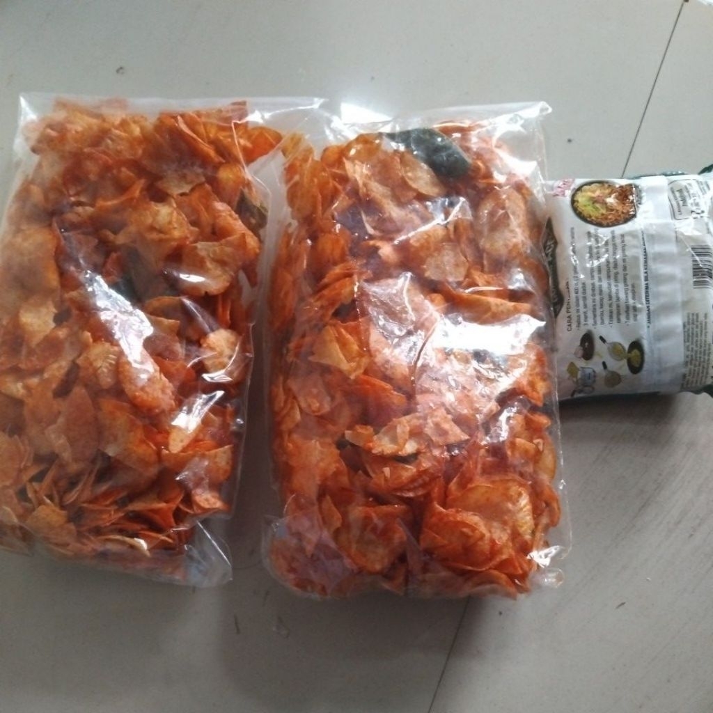 

Kripik Balado Sinjai Daun Jeruk , pedes sedang, berat +-500gram