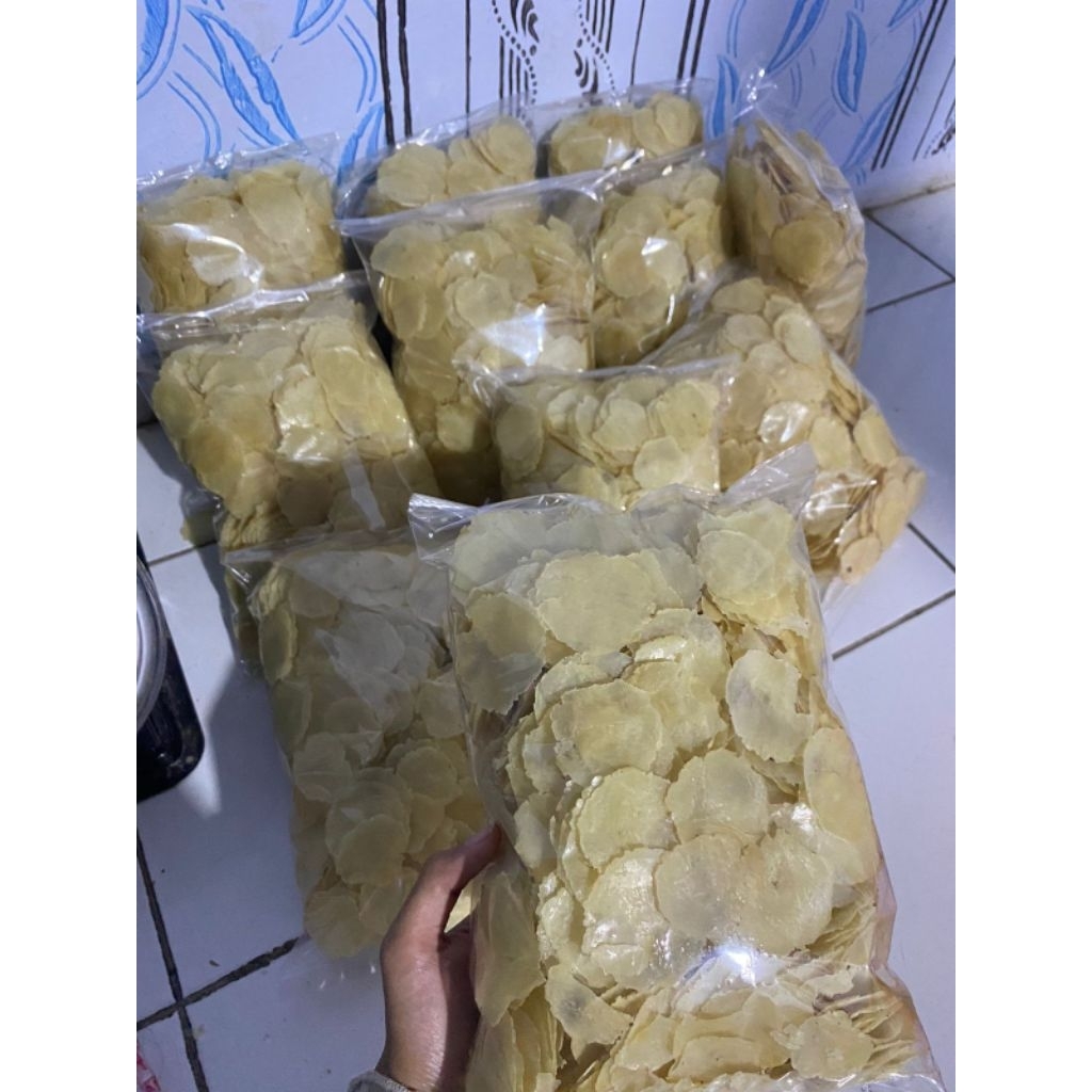 

Emping melinjo asli mentah 1/2kg
