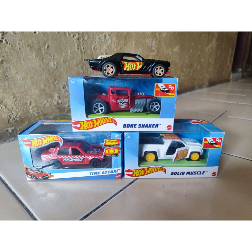 Hot Wheels Pull-Back mobilan keren